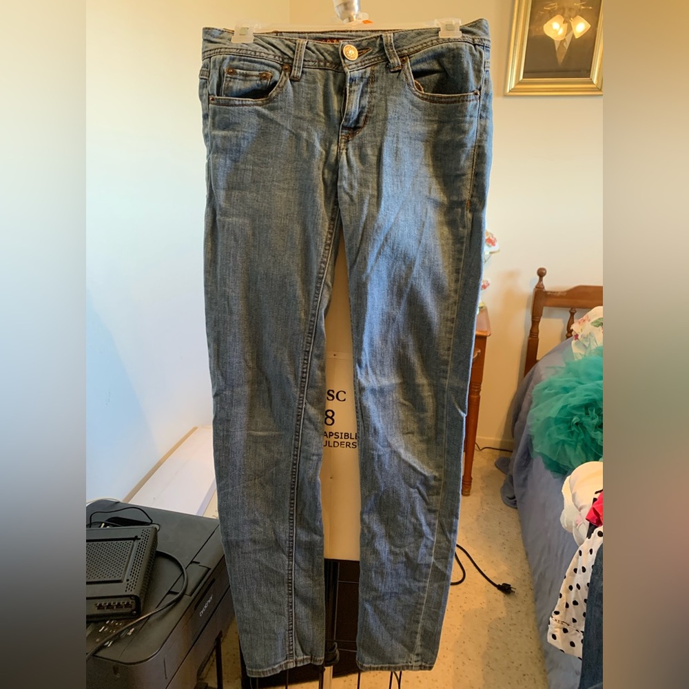Very cute to TBWU jeans. Gently worn